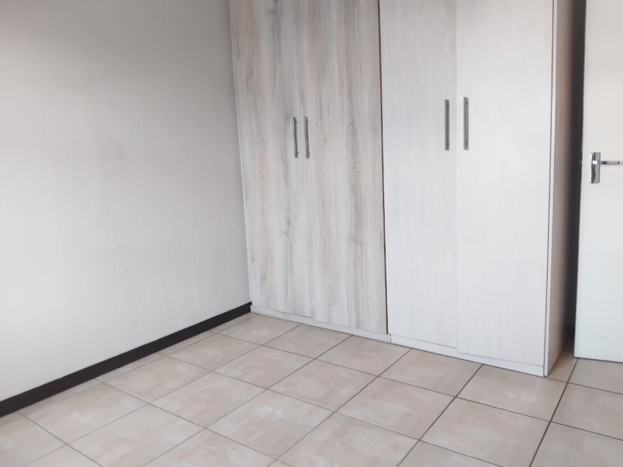 To Let 2 Bedroom Property for Rent in Barbeque Downs Gauteng
