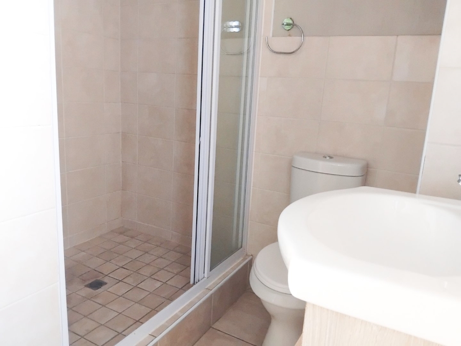 To Let 2 Bedroom Property for Rent in Barbeque Downs Gauteng