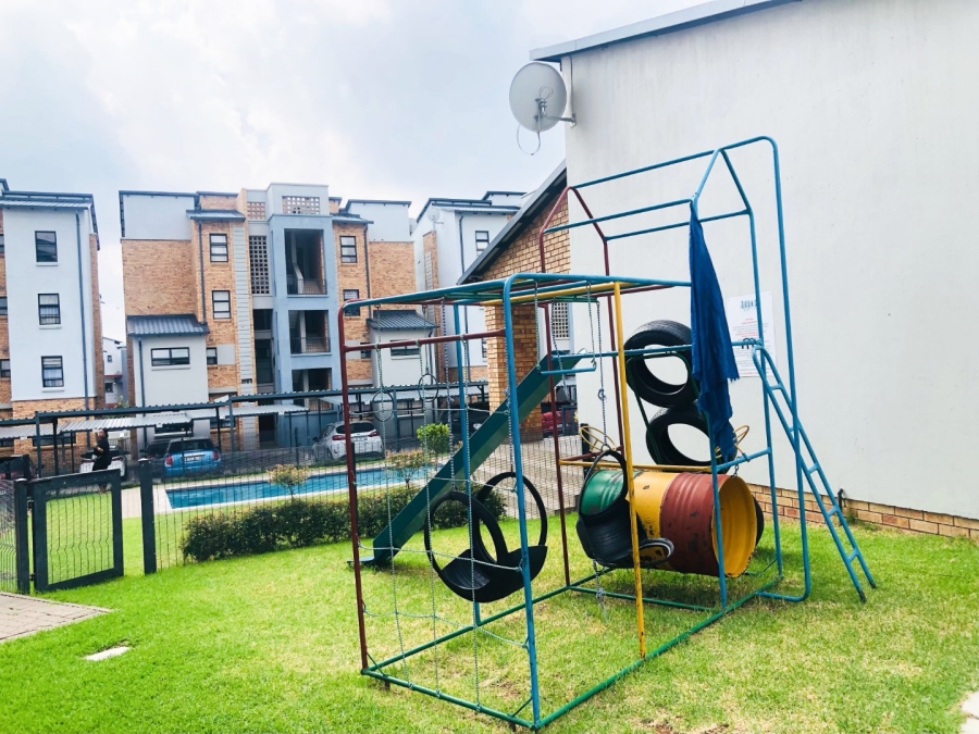 To Let 2 Bedroom Property for Rent in Barbeque Downs Gauteng