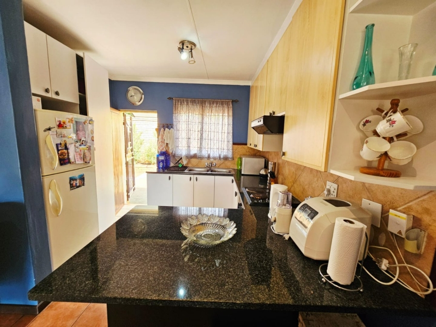 2 Bedroom Property for Sale in Monavoni Gauteng