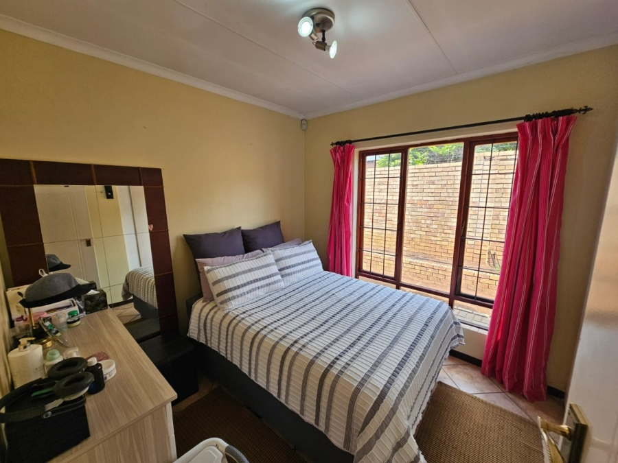 2 Bedroom Property for Sale in Monavoni Gauteng