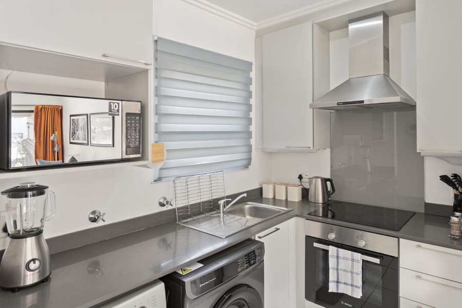 To Let 1 Bedroom Property for Rent in Fourways Gauteng