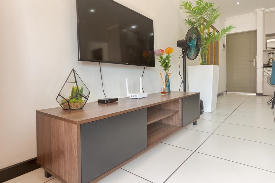 To Let 1 Bedroom Property for Rent in Fourways Gauteng
