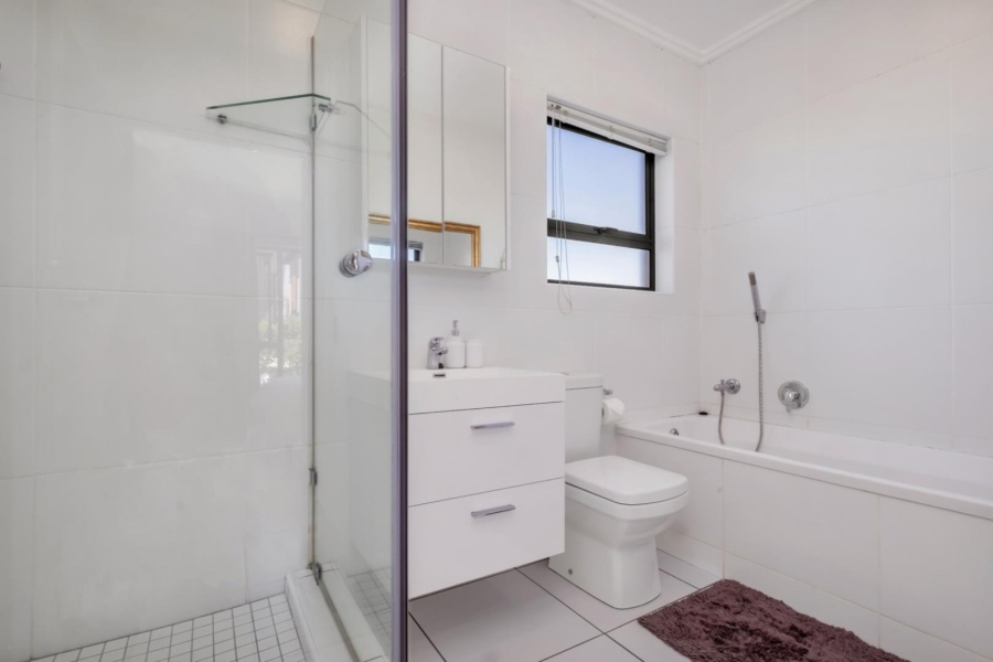 To Let 1 Bedroom Property for Rent in Fourways Gauteng
