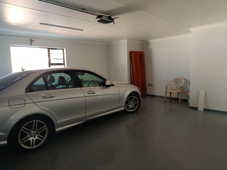 4 Bedroom Property for Sale in Heuweloord Gauteng