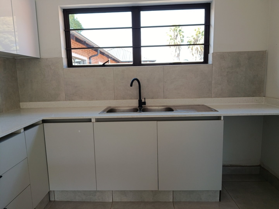 4 Bedroom Property for Sale in Heuweloord Gauteng
