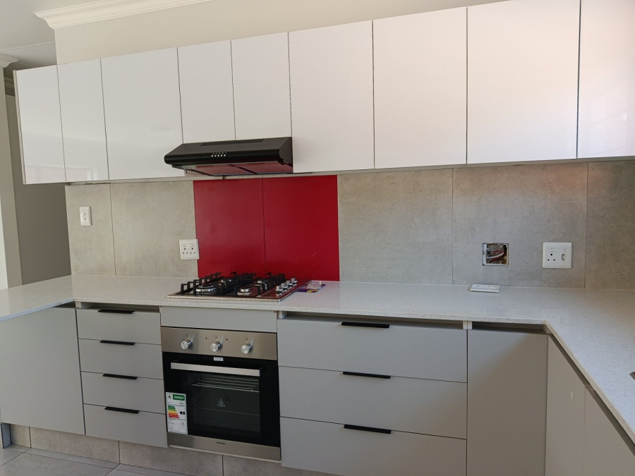 4 Bedroom Property for Sale in Heuweloord Gauteng