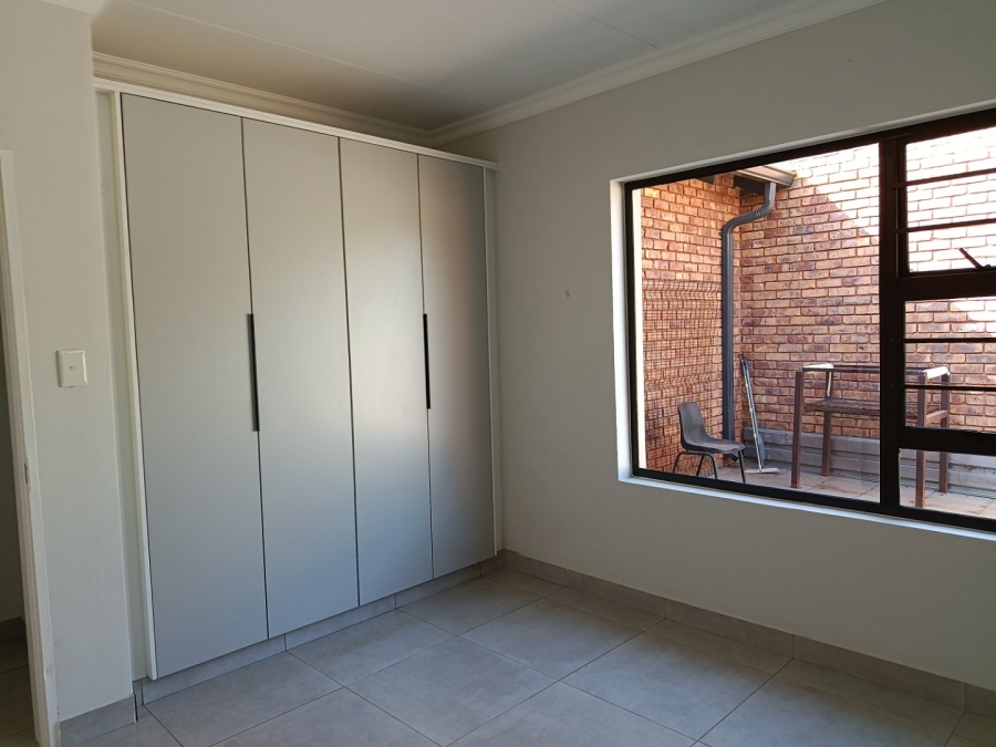 4 Bedroom Property for Sale in Heuweloord Gauteng
