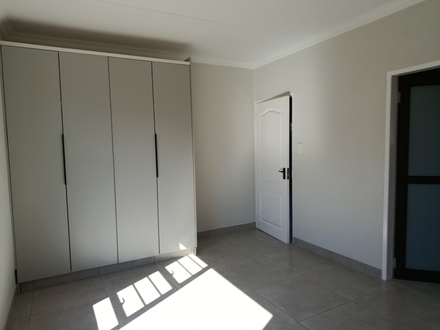 4 Bedroom Property for Sale in Heuweloord Gauteng