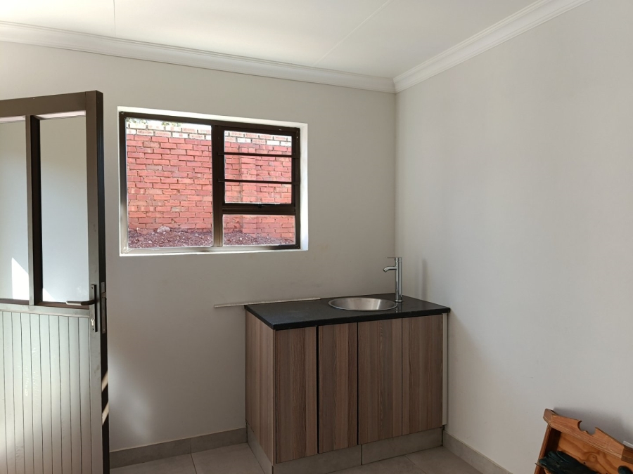 4 Bedroom Property for Sale in Heuweloord Gauteng