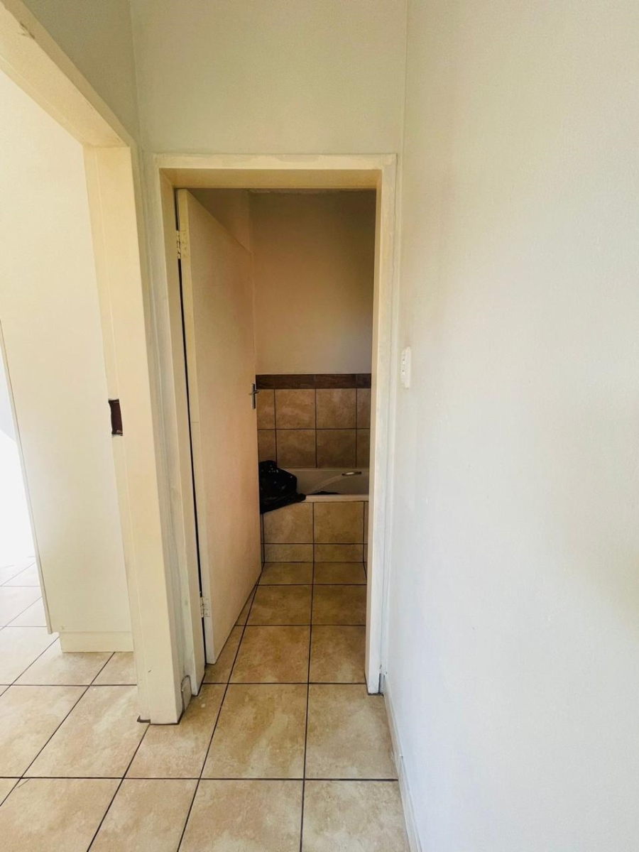 1 Bedroom Property for Sale in Kempton Park Central Gauteng