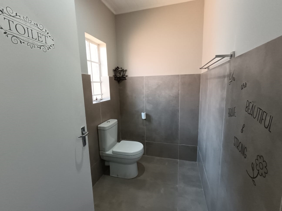 To Let Commercial Property for Rent in Faerie Glen Gauteng