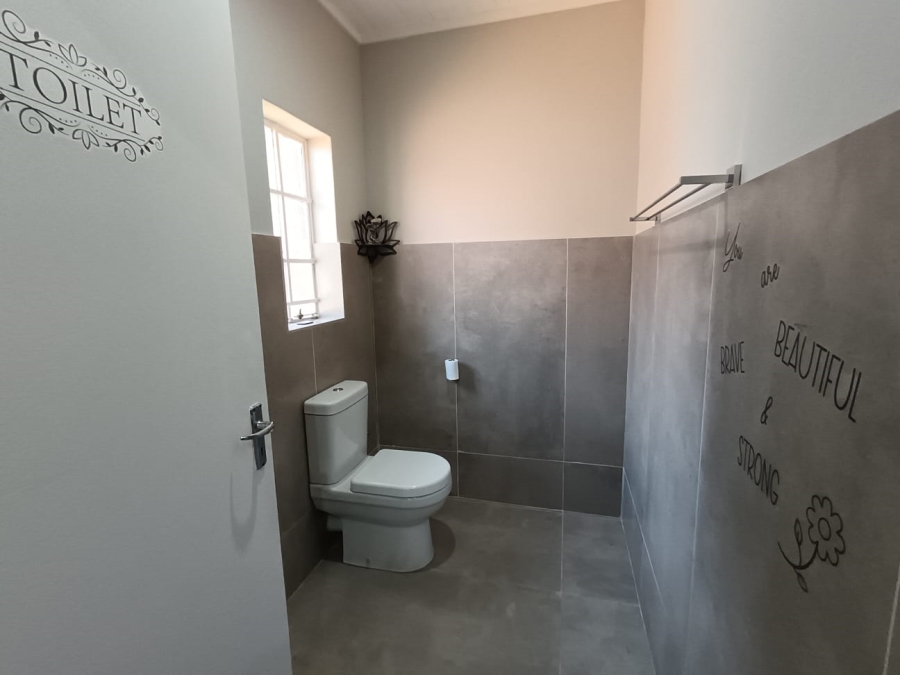 To Let Commercial Property for Rent in Faerie Glen Gauteng