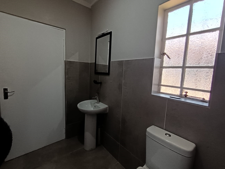 To Let Commercial Property for Rent in Faerie Glen Gauteng