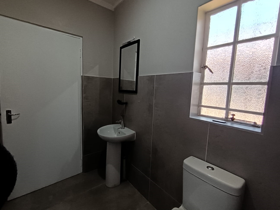 To Let Commercial Property for Rent in Faerie Glen Gauteng