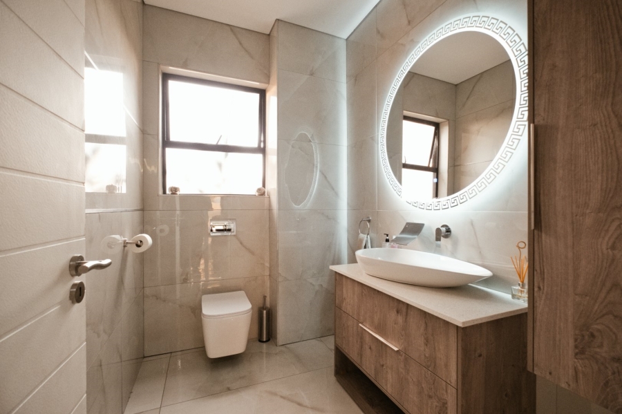 5 Bedroom Property for Sale in Eye of Africa Gauteng