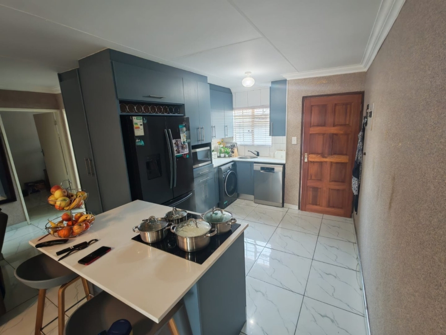 To Let 2 Bedroom Property for Rent in Meyersdal Gauteng