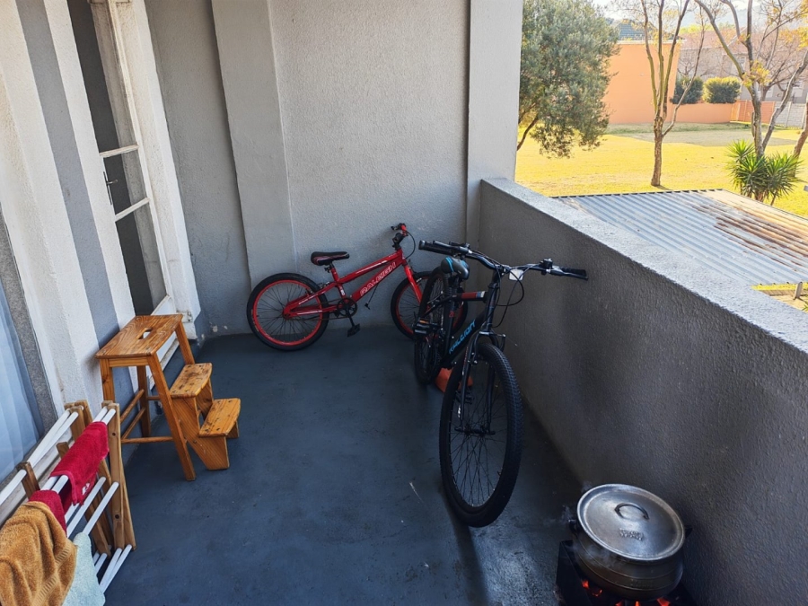 To Let 2 Bedroom Property for Rent in Meyersdal Gauteng