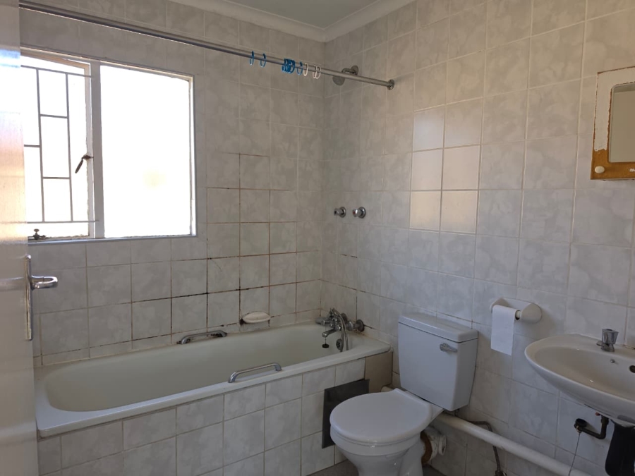 2 Bedroom Property for Sale in Lakefield Gauteng