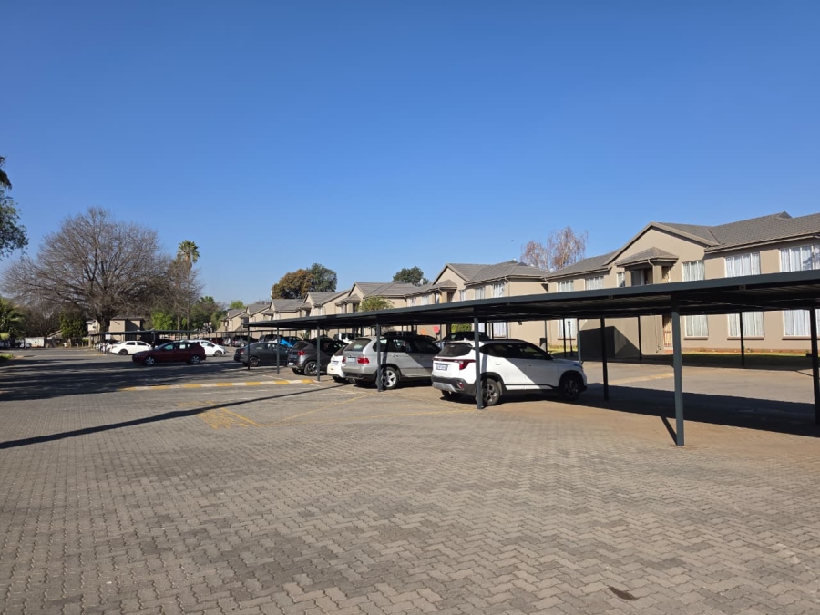 2 Bedroom Property for Sale in Lakefield Gauteng