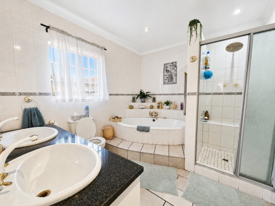 4 Bedroom Property for Sale in Sunward Park Gauteng