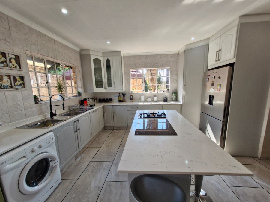 4 Bedroom Property for Sale in Sunward Park Gauteng