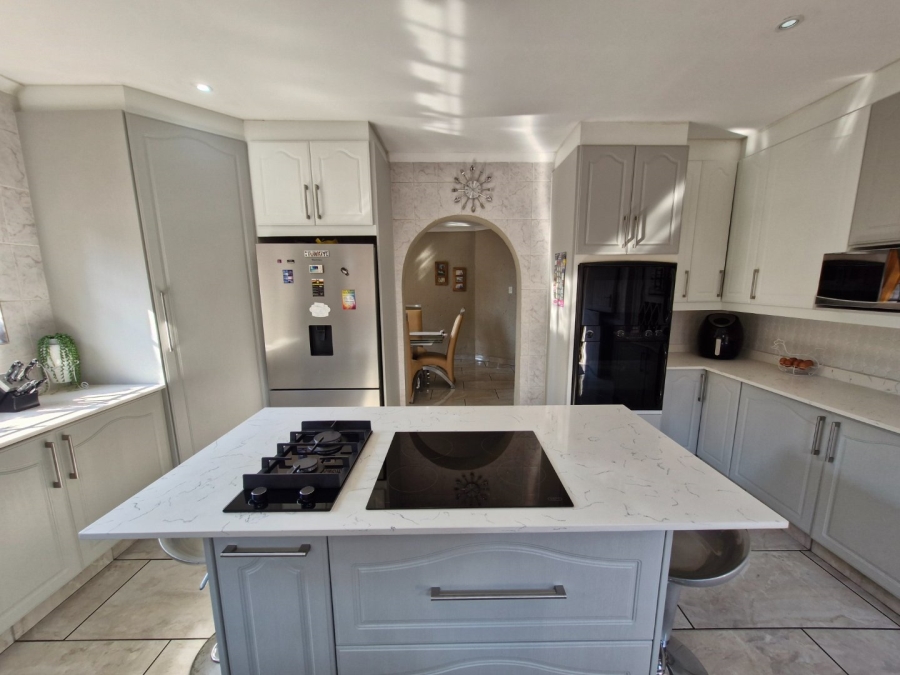 4 Bedroom Property for Sale in Sunward Park Gauteng