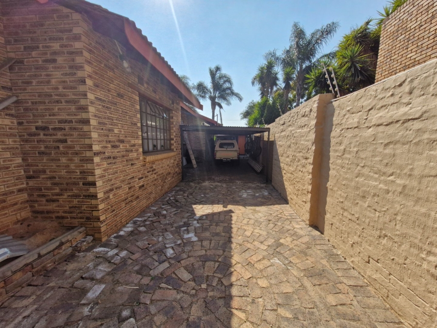 4 Bedroom Property for Sale in Sunward Park Gauteng
