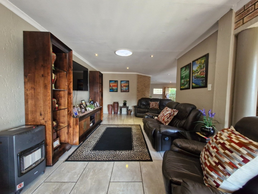 4 Bedroom Property for Sale in Sunward Park Gauteng