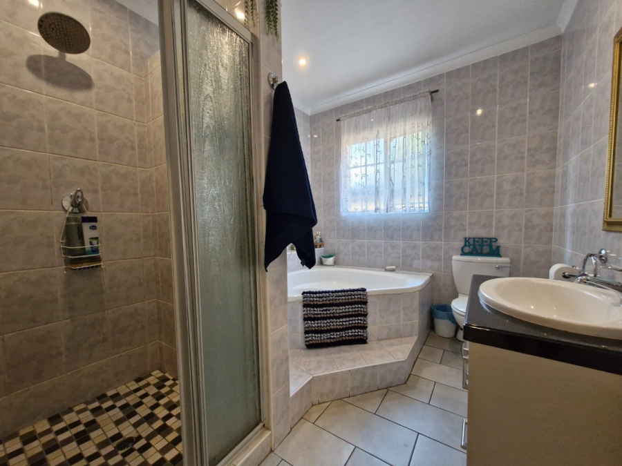 4 Bedroom Property for Sale in Sunward Park Gauteng