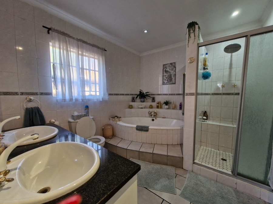 4 Bedroom Property for Sale in Sunward Park Gauteng
