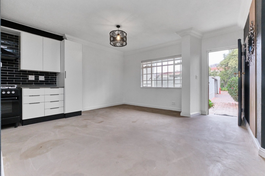 1 Bedroom Property for Sale in Bryanston Gauteng