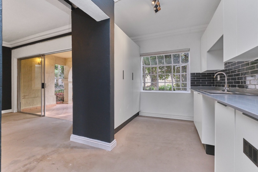 1 Bedroom Property for Sale in Bryanston Gauteng