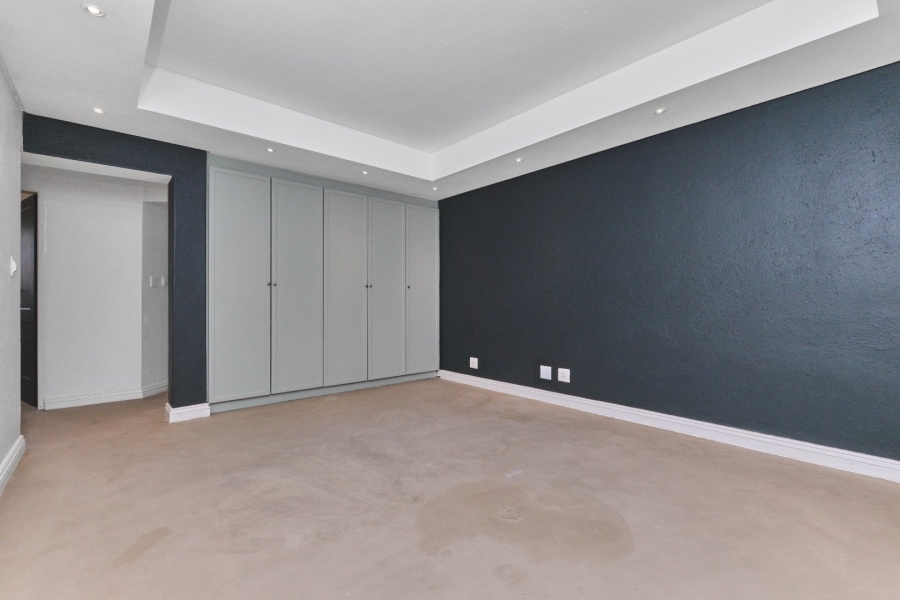 1 Bedroom Property for Sale in Bryanston Gauteng