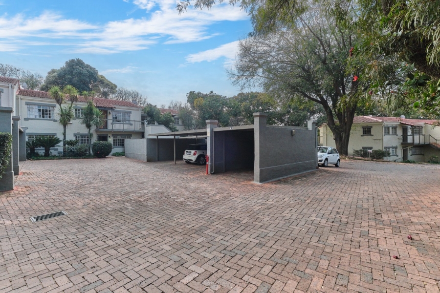 1 Bedroom Property for Sale in Bryanston Gauteng
