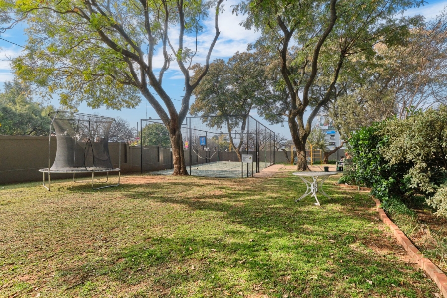 1 Bedroom Property for Sale in Bryanston Gauteng