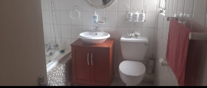 2 Bedroom Property for Sale in Sunnyridge Gauteng