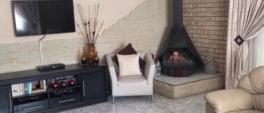 4 Bedroom Property for Sale in Crystal Park Gauteng