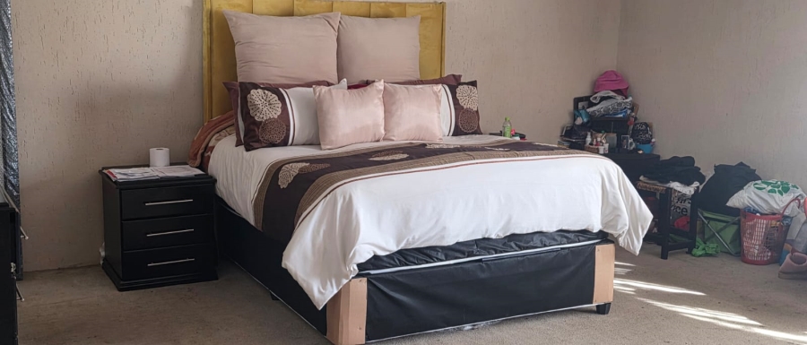 4 Bedroom Property for Sale in Crystal Park Gauteng