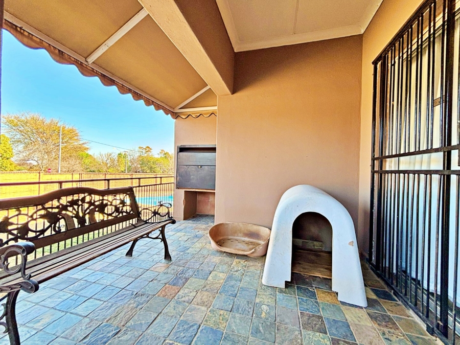5 Bedroom Property for Sale in Valhalla Gauteng