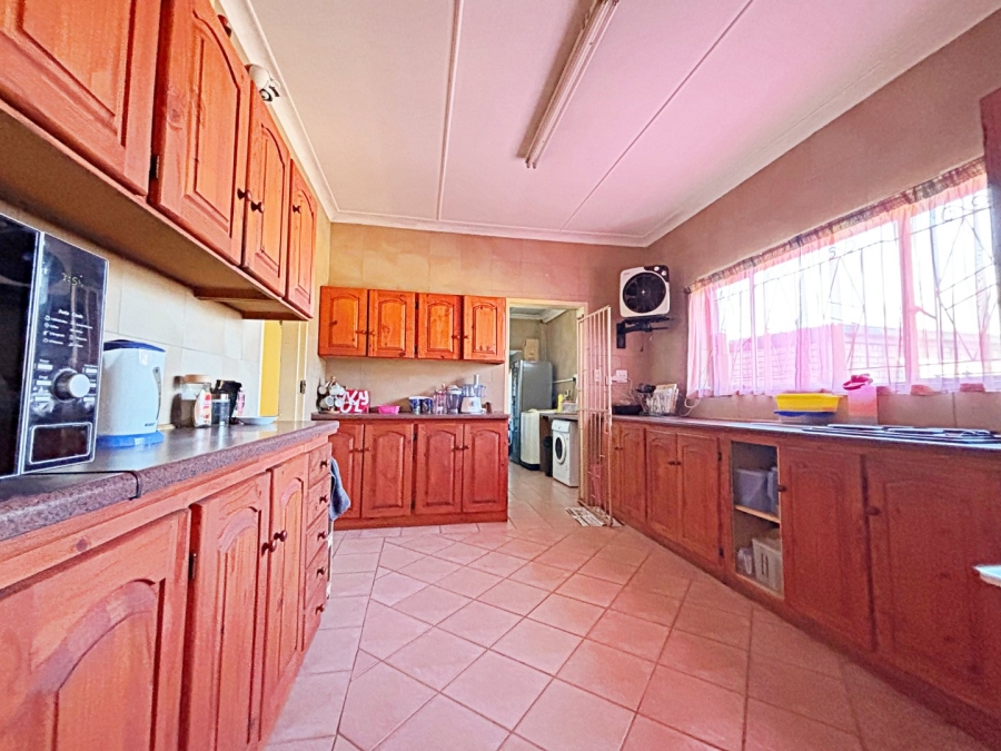 5 Bedroom Property for Sale in Valhalla Gauteng