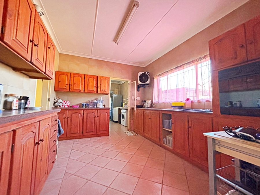 5 Bedroom Property for Sale in Valhalla Gauteng