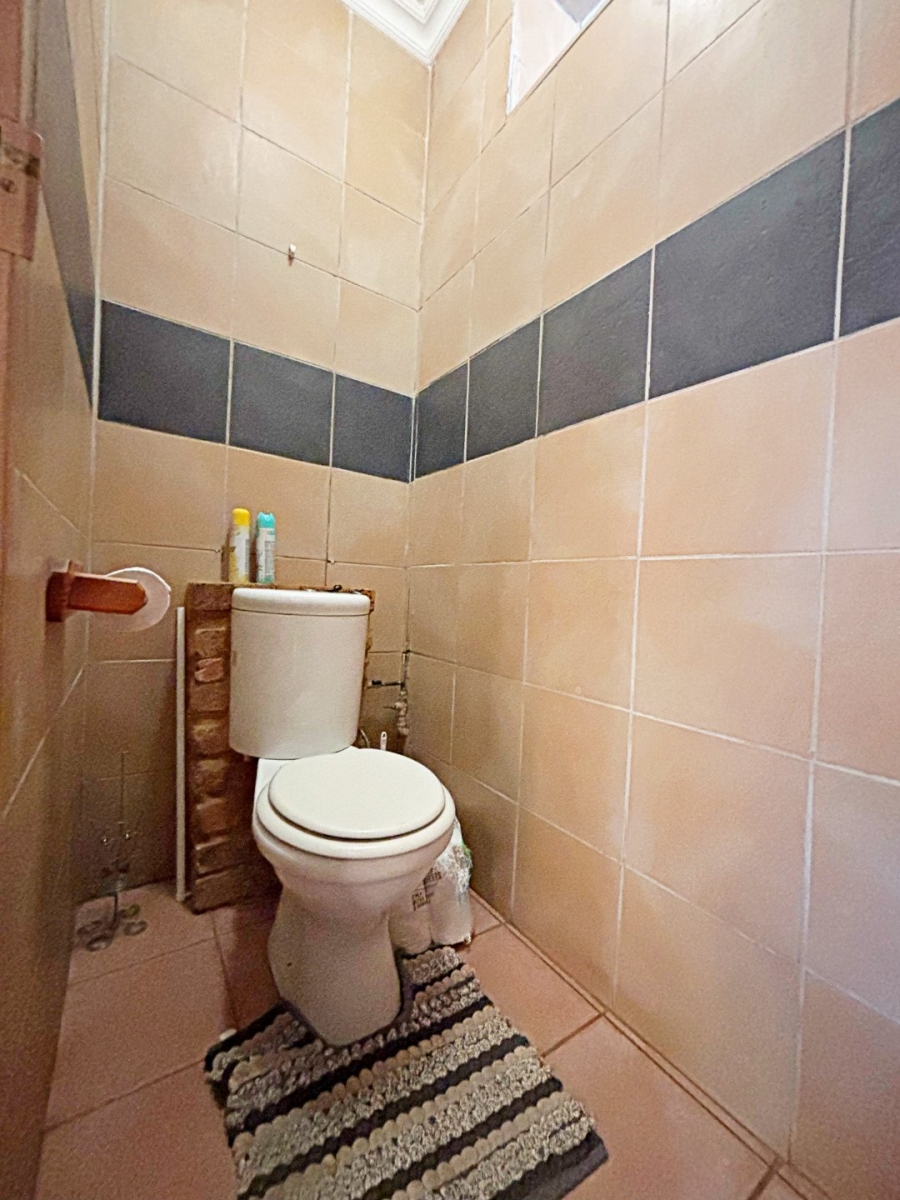 5 Bedroom Property for Sale in Valhalla Gauteng