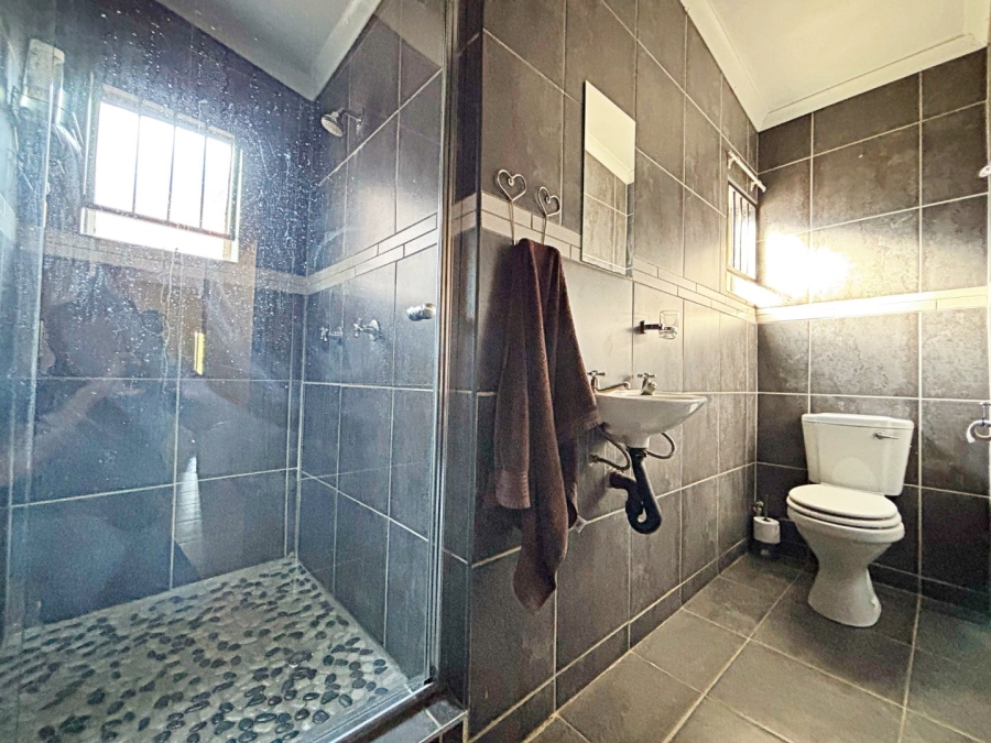 5 Bedroom Property for Sale in Valhalla Gauteng