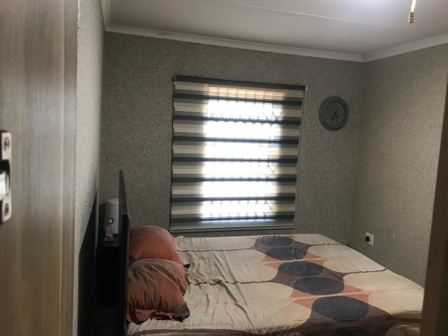 3 Bedroom Property for Sale in Azaadville Gardens Gauteng