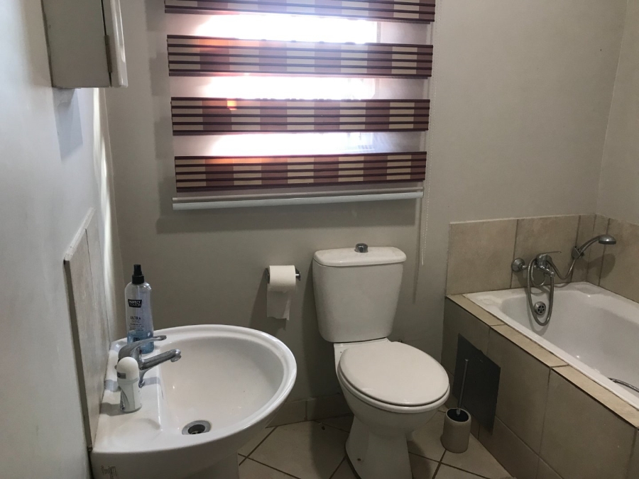 3 Bedroom Property for Sale in Azaadville Gardens Gauteng