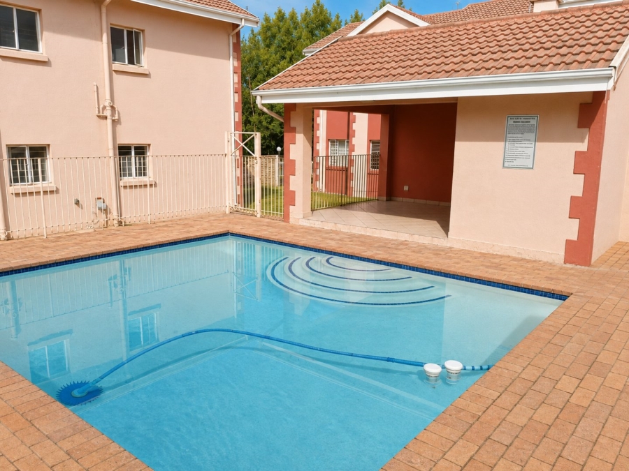 2 Bedroom Property for Sale in Buccleuch Gauteng