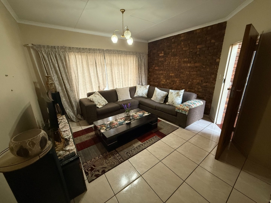 2 Bedroom Property for Sale in Zwartkop Gauteng