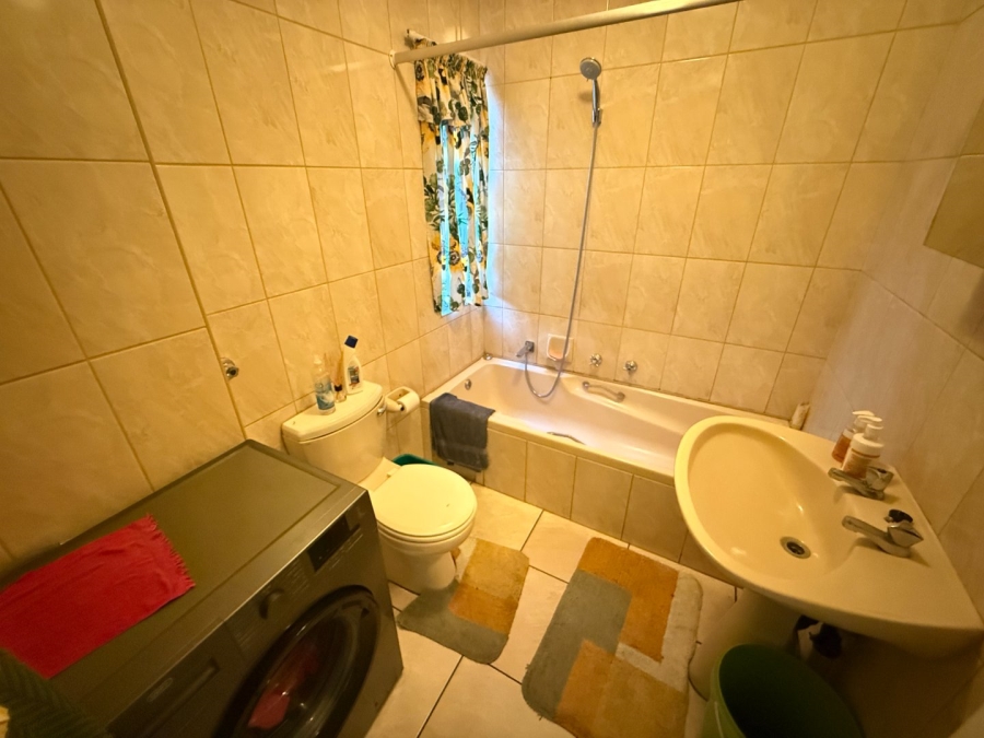 2 Bedroom Property for Sale in Zwartkop Gauteng