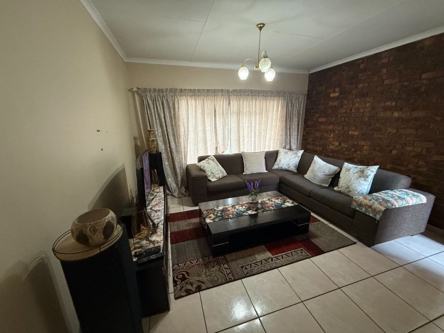 2 Bedroom Property for Sale in Zwartkop Gauteng